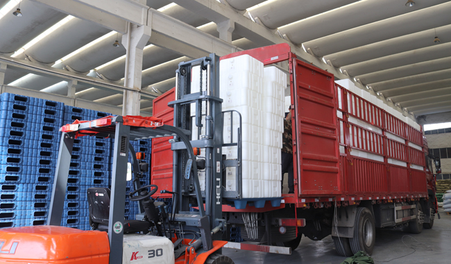 打鐵必須自身硬，質(zhì)量好的塑料托盤(pán)有什么要求？