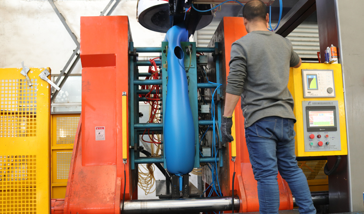 曝光！吹塑托盤生產(chǎn)廠家生產(chǎn)過程竟是如此！