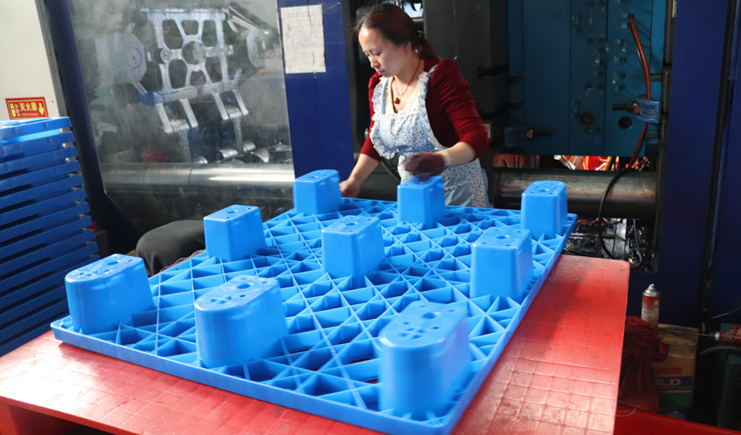 塑料托盤多少錢一個(gè)？五大決定因素你知道嗎？