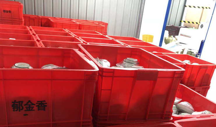 餐飲行業(yè)難？餐具周轉(zhuǎn)箱生產(chǎn)廠家來助攻