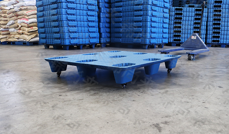 大開腦洞！給九腳吹塑托盤加輪子，想不到吧！