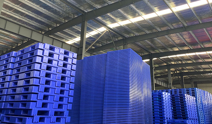 倉(cāng)庫(kù)托盤有什么優(yōu)勢(shì)？塑料托盤廠家來(lái)講解